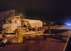 В Краснодаре на трассе сгорела автоцистерна «Вольво»