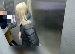 В Краснодаре полиция ищет избившую ребенка в лифте женщину