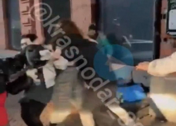 В Краснодаре устроили побоище африканец, славянин, кавказец и девушка в «скинхедских» ботинках