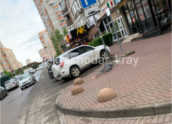 В Краснодаре девушка выпала с балкона 