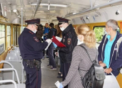 «Ситуация превращается в показуху», – краснодарские общественники о масочном режиме в общественном транспорте 