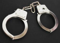 Два подростка в Сочи избили, изнасиловали и ограбили девушку 