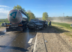 В Краснодарском крае фура столкнулась с 5 авто