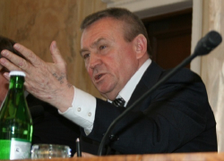 Председатель ЗСК Владимир Бекетов решил стать депутатом Госдумы