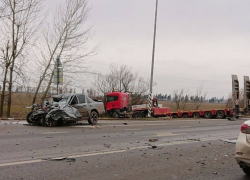 В страшной аварии с грузовиком в Краснодаре погиб человек 