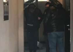 Появилось оперативное видео задержания одного из грабителей в Краснодаре