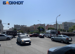 Выключенные светофоры парализовали движение в районе парка Галицкого в Краснодаре