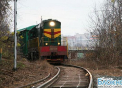 В Краснодаре электричка насмерть сбила человека