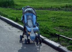 На Кубани мать шестерых детей украла детскую коляску