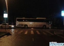 В краевом центре водитель врезался в автобус и наехал на пешеходов