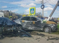На Кубани в ДТП со свадебным кортежем пострадала 18-летняя невеста 