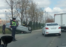 Легковушка перевернулась в ДТП с «Газелью» в Краснодаре