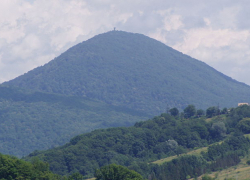 В горах Сочи спасатели третий день ищут туриста из Москвы