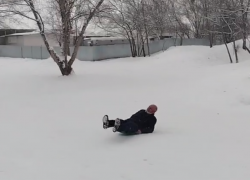 «Молод душой»: отец Маргариты Симоньян скатился со снежной горки на ледянке в Краснодаре  