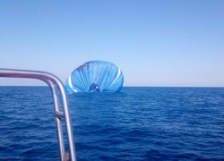  Воздушный шар упал в Черное море в Сочи 