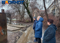 В Краснодаре люди тонут в воде и фекалиях при грязи на кладбище погибших в СВО и появлении командира «Вагнера»