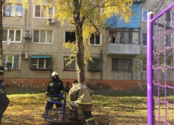  Из горящей квартиры в Краснодаре спасли троих человек 