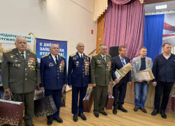 Депутаты Гордумы Краснодара поздравили ветеранов армии с Днём защитника Отечества