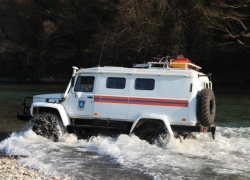  Из-за быстрого подъема уровня воды в реке пришлось спасать 19 человек в Сочи 