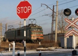 Грузовой поезд на Кубани протаранил машину 
