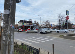 В Краснодаре произошла авария с участием трамвая и легкового авто