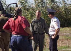 Полиция возбудила три уголовных дела после нападения людей в масках на палаточный лагерь экологов
