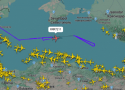 Большой британский самолёт ведёт разведку в Чёрном море