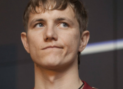 Павлюченко назвал «позорищем» газон на стадионе в Новороссийске