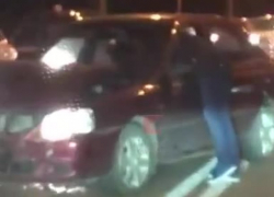 У уезжающего участника ДТП в Краснодаре на ходу забрали ключи