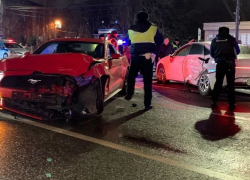 Инспектор ДПС лишился ноги в результате наезда «Мустанга» в центре Краснодара