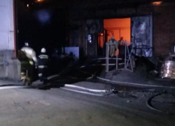 Крупный пожар произошел на складе в Краснодаре 