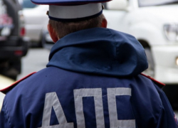 «За рулем не полицейский, но нарушение есть и не одно»: МВД Краснодара прокомментировало видео