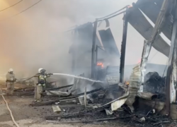 Появилось видео крупного пожара в «Светофоре» Краснодара