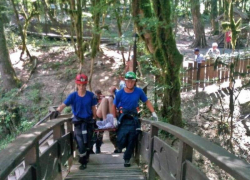 Девушка сорвалась со скалы во время селфи в Сочи