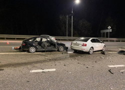 На Кубани автоледи погибла в жестком ДТП и угробила 4-летнюю дочь подруги