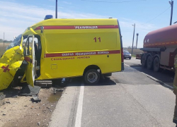 Локомотив врезался в скорую помощь в районе Темрюка