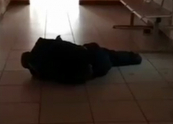 Валяющийся на полу БСМП Краснодара пациент стал «героем дня»