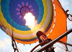 В Сочи воздушный шар с тремя пассажирами рухнул в открытое море