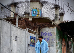 Анна Нетребко сфотографировалась на фоне краснодарского долгостроя