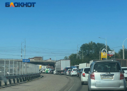 Авто попали в ДТП в огромной пробке на трассе М-4 «Дон» в Краснодаре