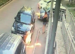 Подростки в Краснодаре бросили в девушку горящую бутылку