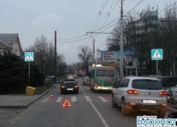 В Краснодаре автомобиль сбил пенсионерку