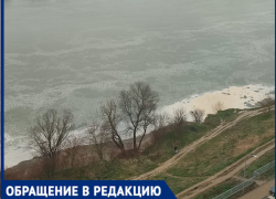 Слив пенной жидкости в Кубань попал на видео в Краснодаре