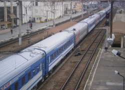 В Краснодаре мужчина попал под поезд и лишился ног
