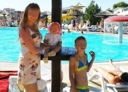 Мать с двумя дочерьми чуть не сгорела заживо из-за новогодней гирлянды в Анапе