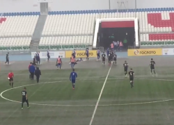 Футболисты «Краснодара» уплыли со стадиона в Уфе, который затопило дождем