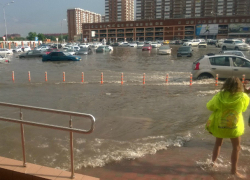 Мэрия Краснодара пытается предотвратить жуткие потопы улиц после дождей