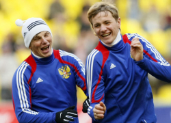 Павлюченко и Армаш получили травмы в товарищеской игре против «Енисея»