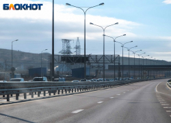 Очередь у Крымского моста выросла до 600 авто