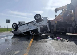 Трое детей пострадали в жестоком ДТП с перевертышем в Краснодарском крае  